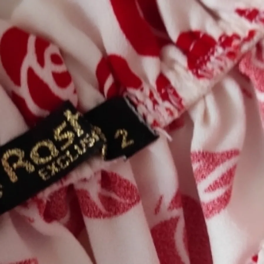 شومیز یقه قایقی گل رز