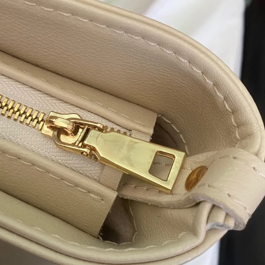 کیف برند swag