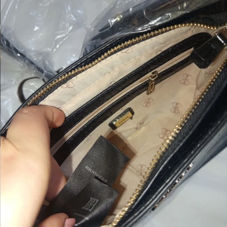 کیف برند گس آمریکا guess