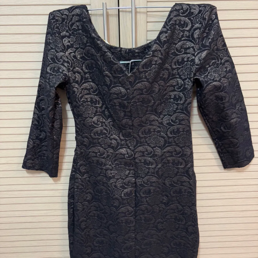 پیراهن گردنبند دار