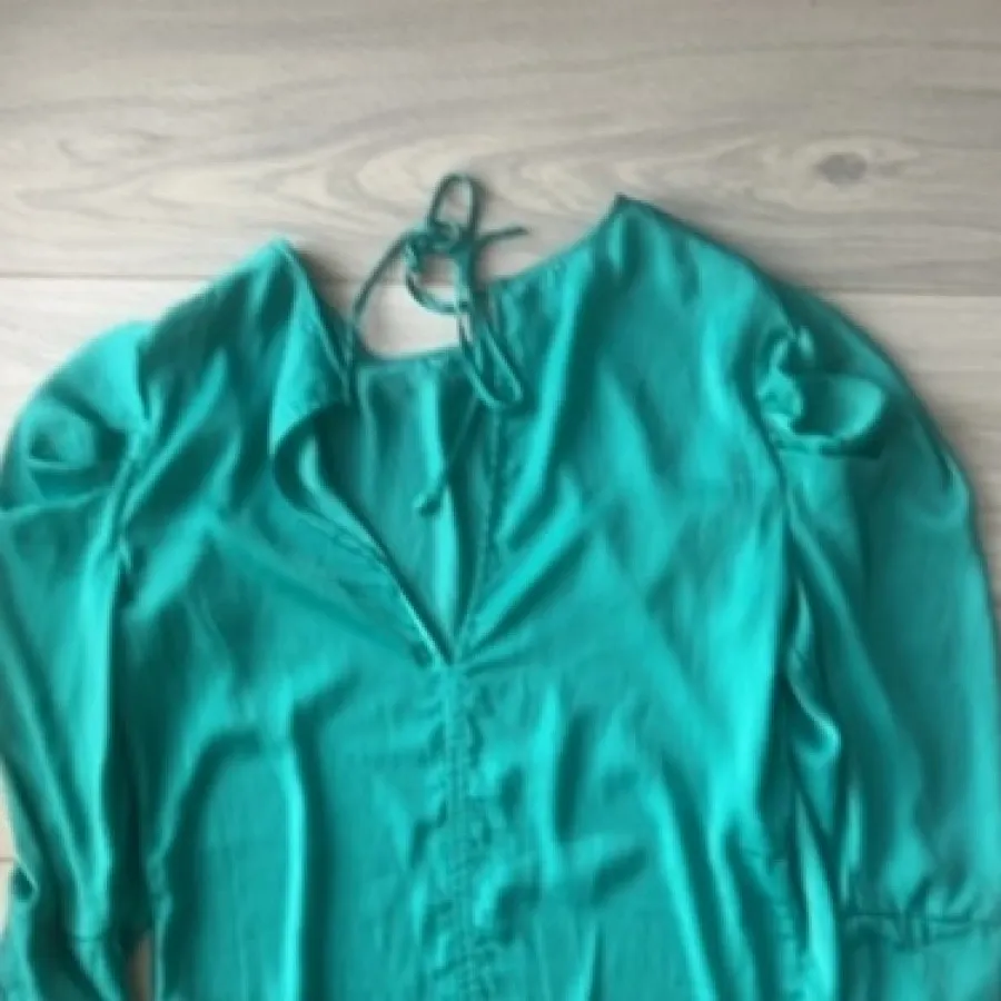 بلوز آستین پفی سبز ELLE