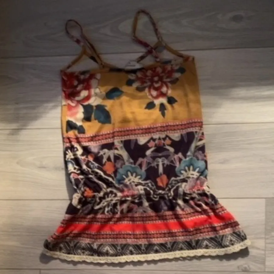 تاپ بندی رنگی گلدار برشکا