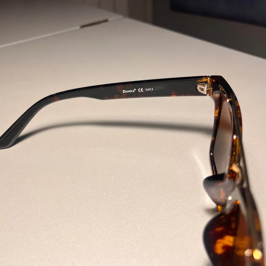 عینک آفتابی Donna