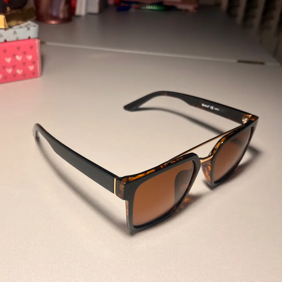 عینک آفتابی Donna