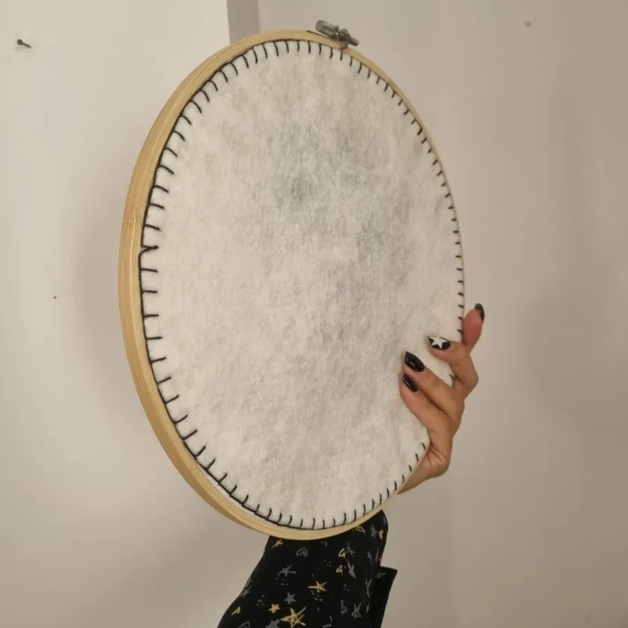 دیوارکوب گلدوزی