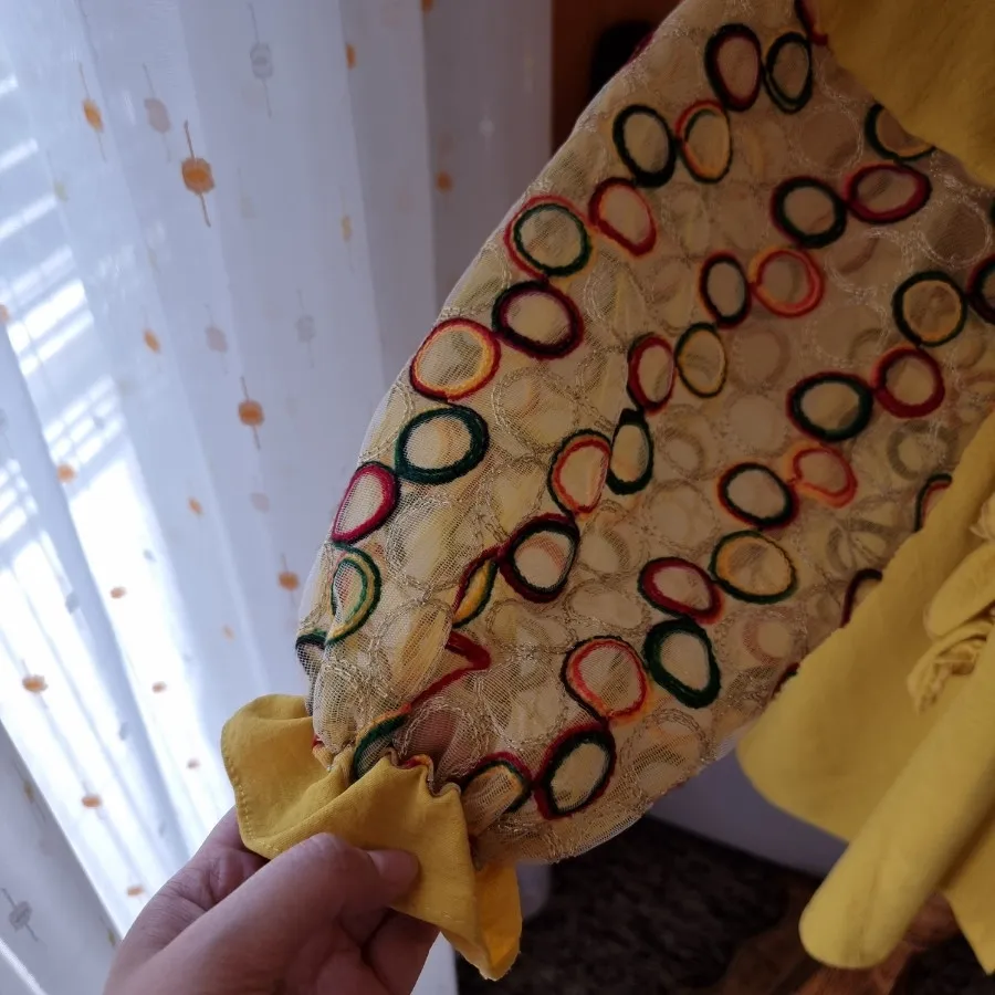 مانتو خردلی