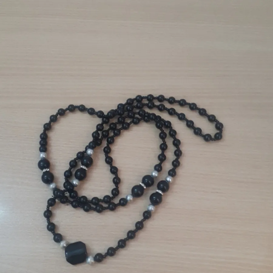 گردنبند مشکی نقراه ای