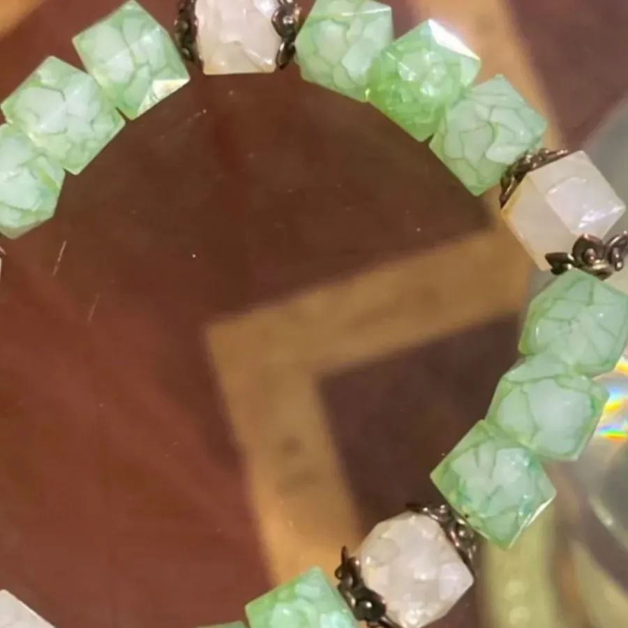 انگشتر و دستبند