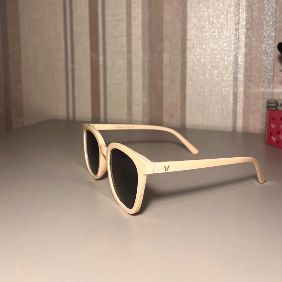 عینک آفتابی