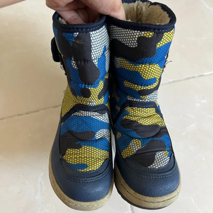 بوت بچگانه خارجی