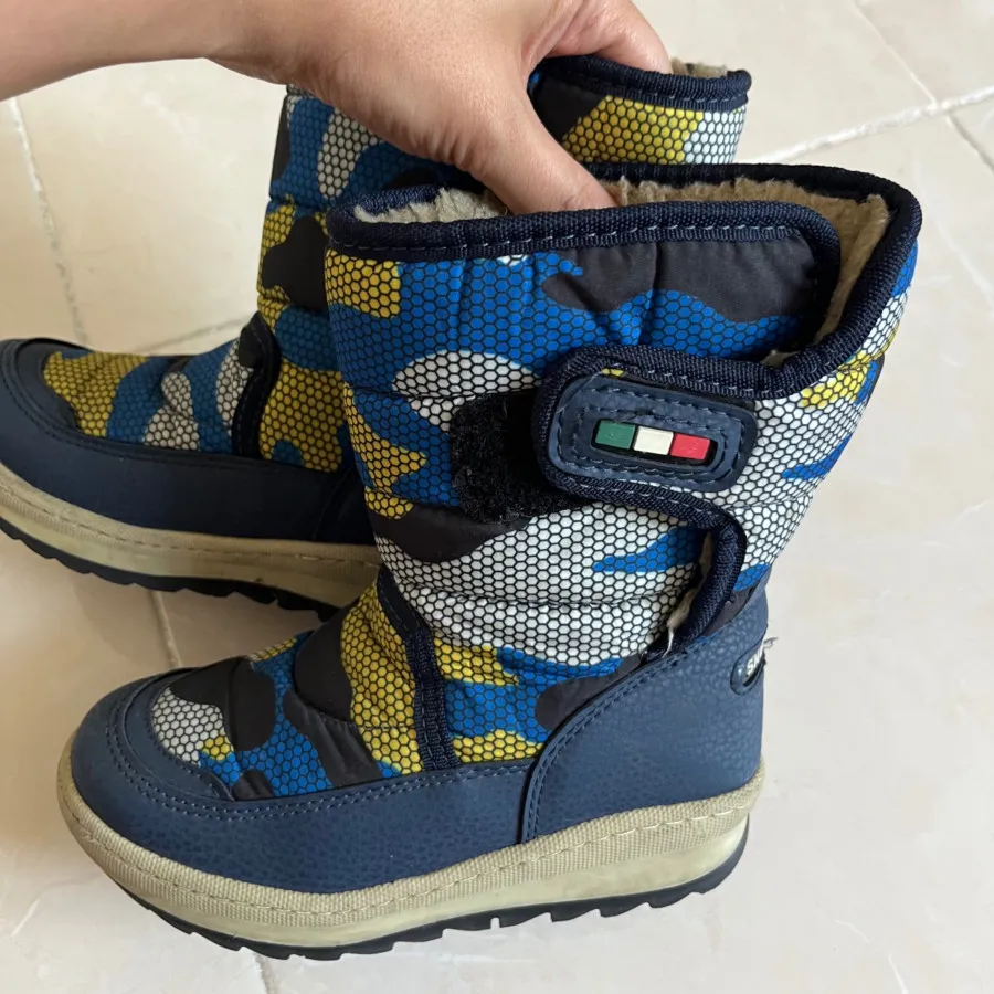 بوت بچگانه خارجی