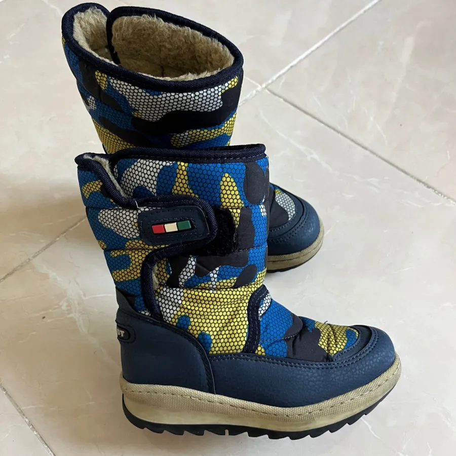 بوت بچگانه خارجی