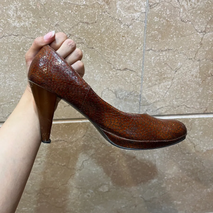 کفش پاشنه 8 سانت مجلسی
