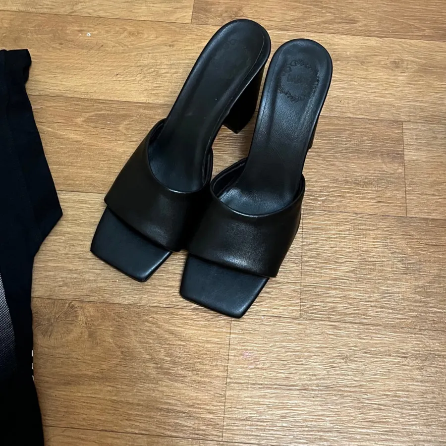 ست تیشرت و صندل