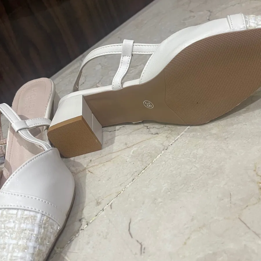 کفش کرم پاشنه کوتاه