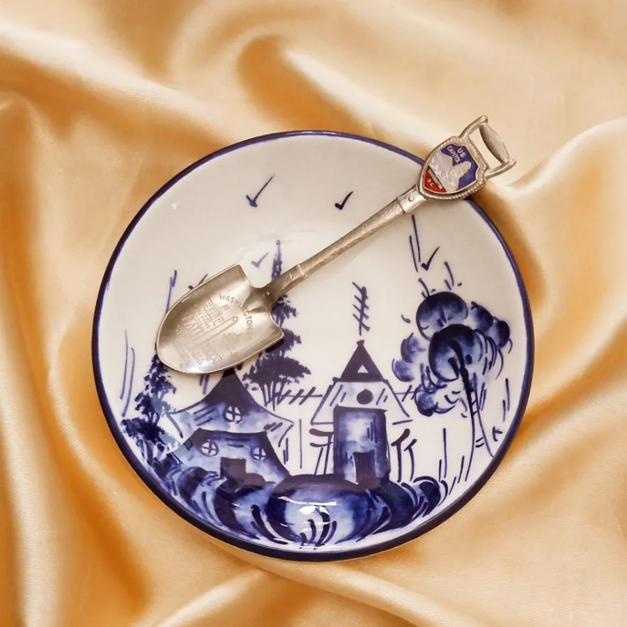 فنجان و نعلبکی دلف هلند