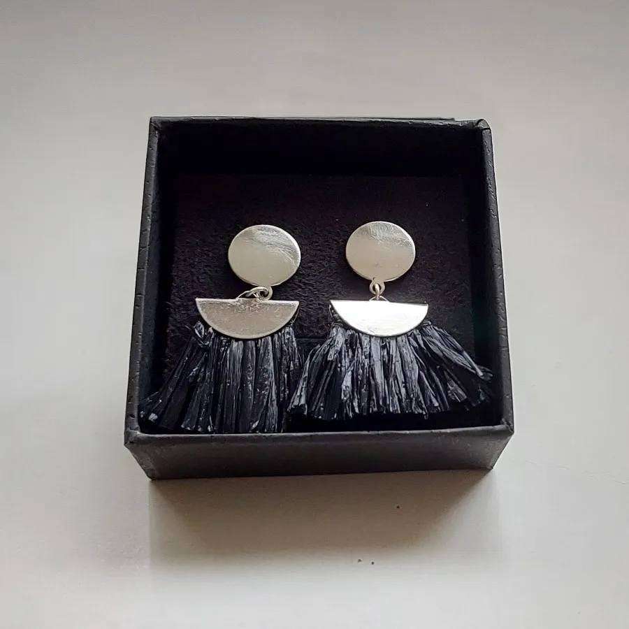 گوشواره میخی