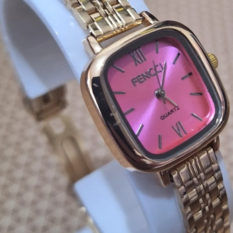ساعت دخترانه فنسی