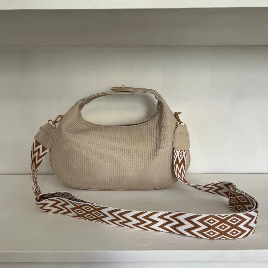 کیف زنانه ابر و بادی