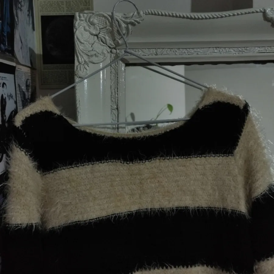 بافت سفید مشکی