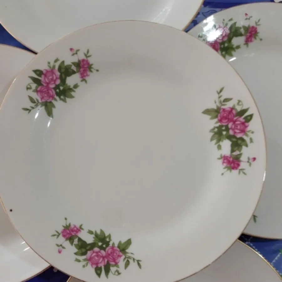 بشقاب چینی گلسرخی قدیمی