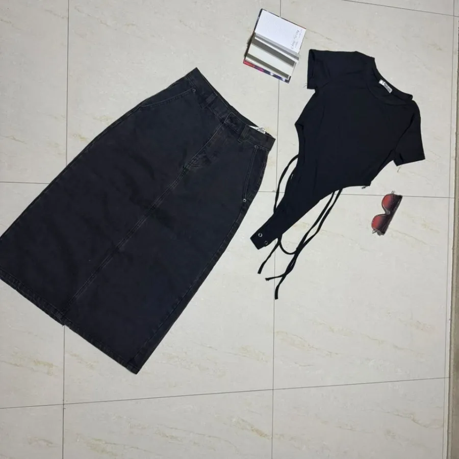 نیم تنه و دامن