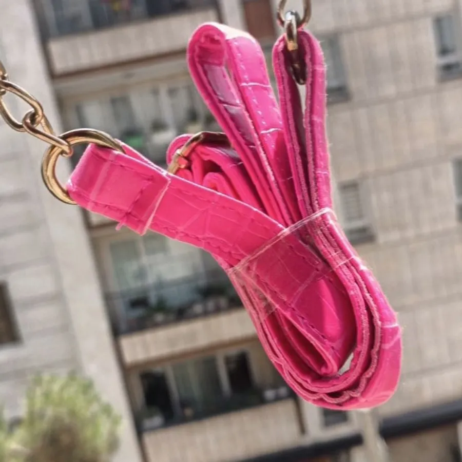 کیف آویزی بزرگ سرخابی