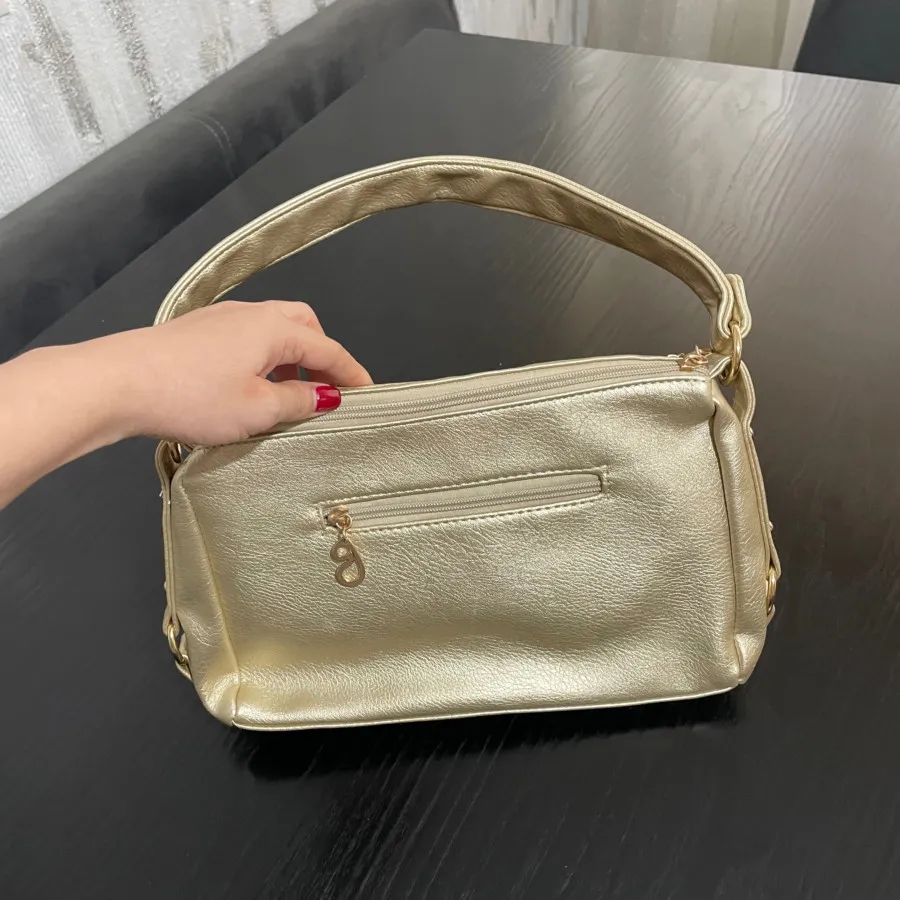 کیف مهمونی بژ