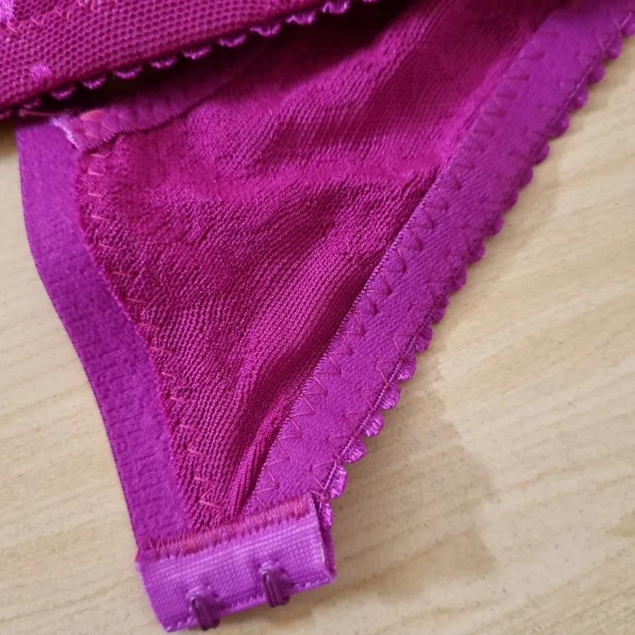 سوتین نخی سرخ آبی