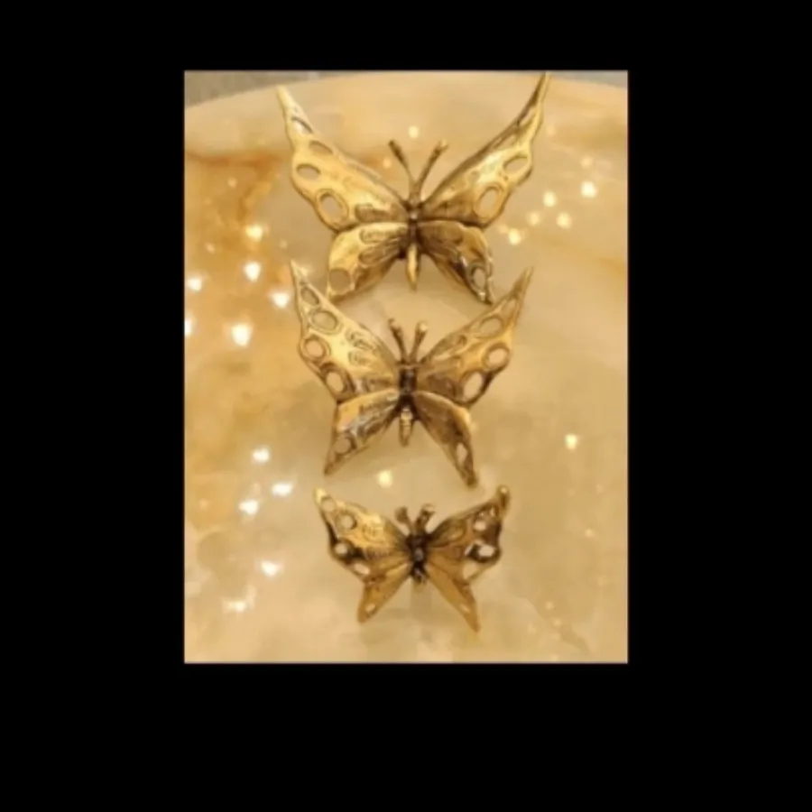 دیوار کوب برنزی پروانه