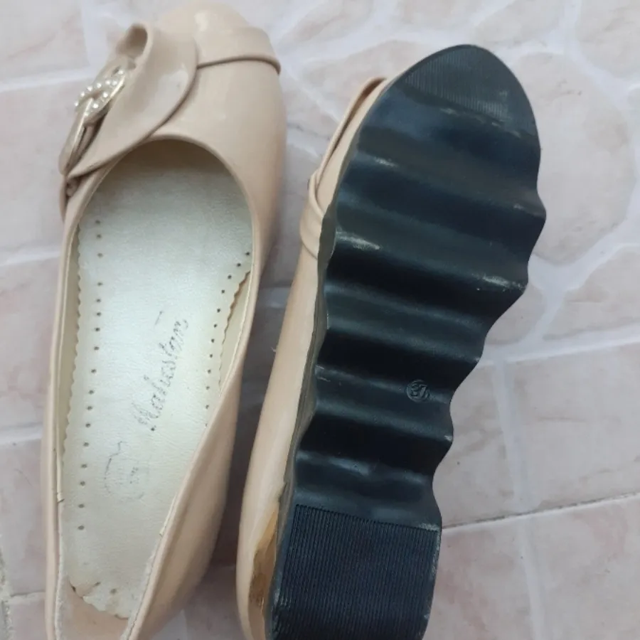 کفش صورتی کم حال