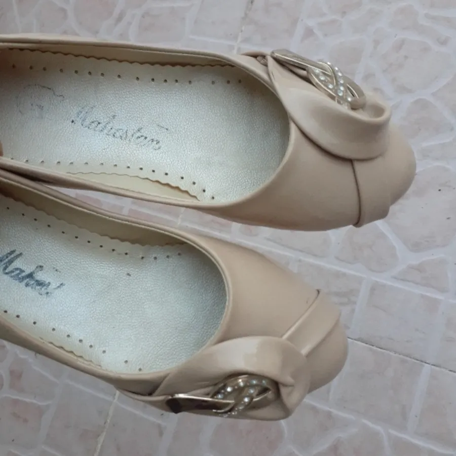 کفش صورتی کم حال