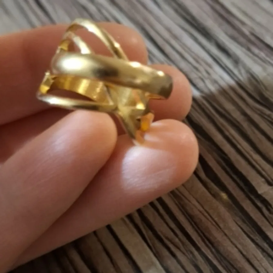 انگشتر طلایی