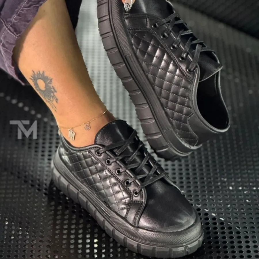 کفش کتونی شنل دوزی مشکی