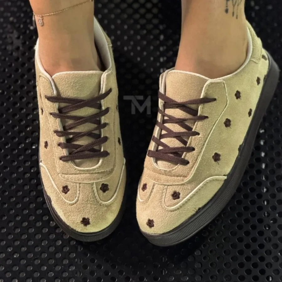 کتونی و ونس شیک کرم