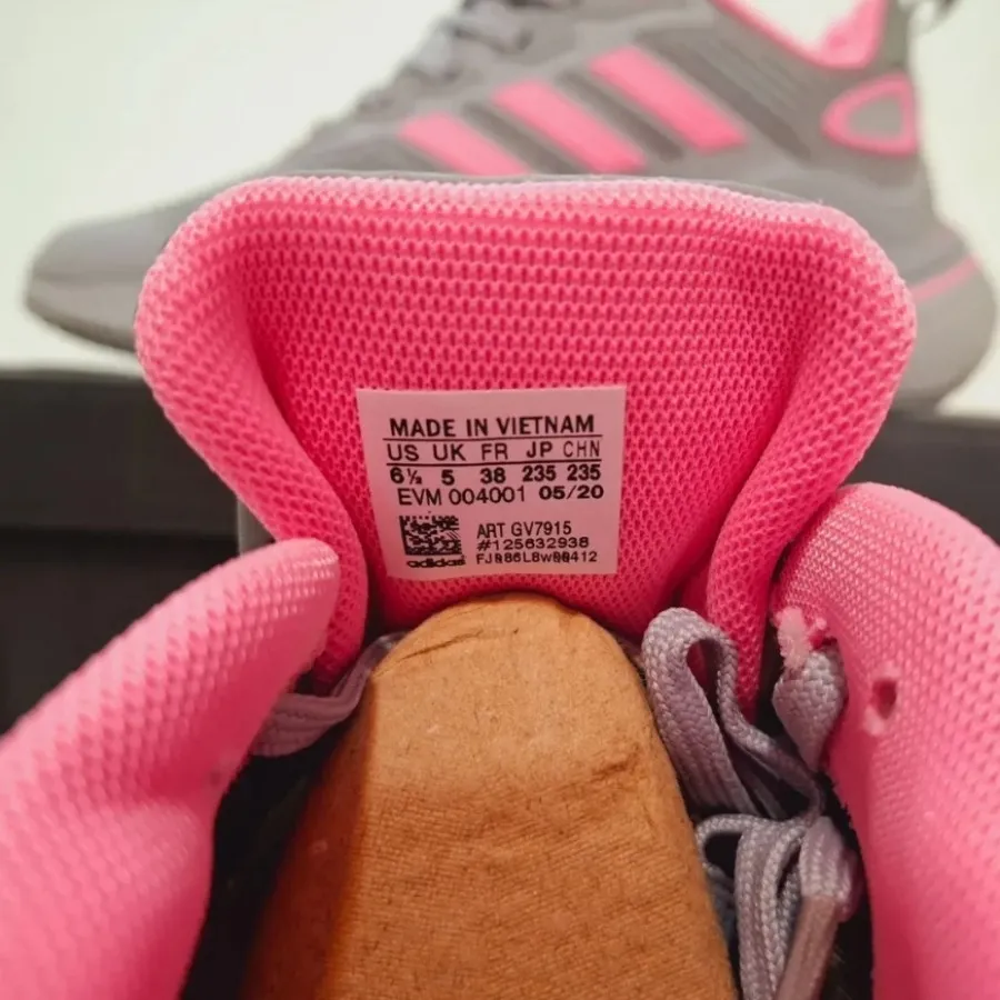 کتونی زنانه آدیداس