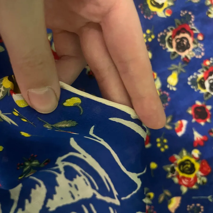 روسری قوارداره دوردوزی