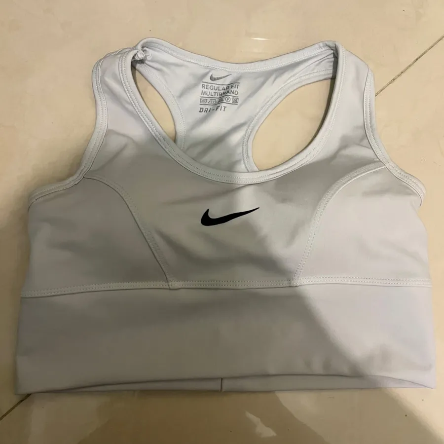 نیمتنه ورزشی نایک