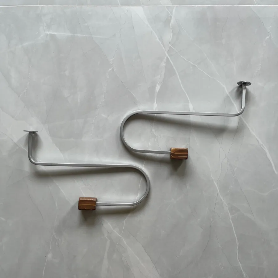 گل میخ عصایی