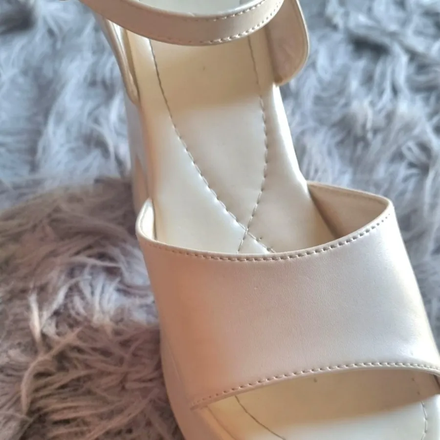 کفش مجلسی پاشنه بلند عروس