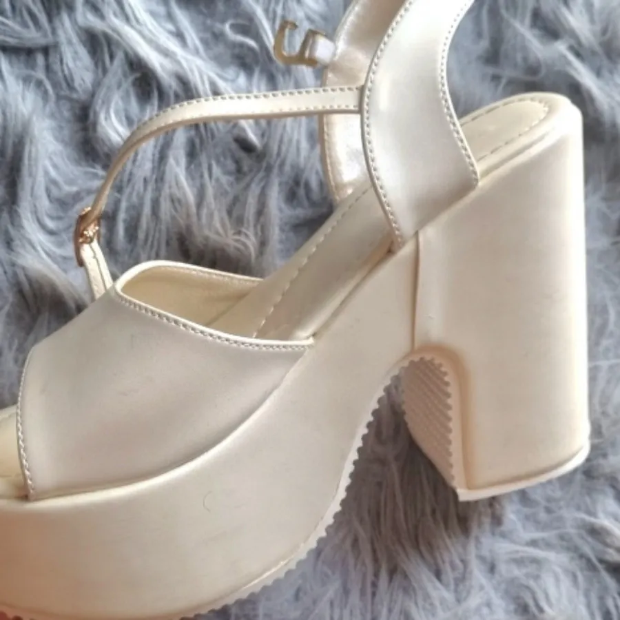 کفش مجلسی پاشنه بلند عروس