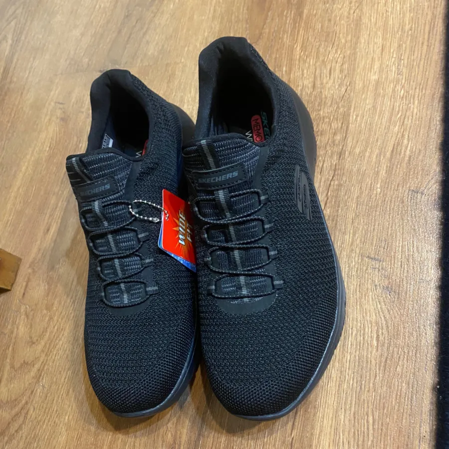 کفش اسکیچرز