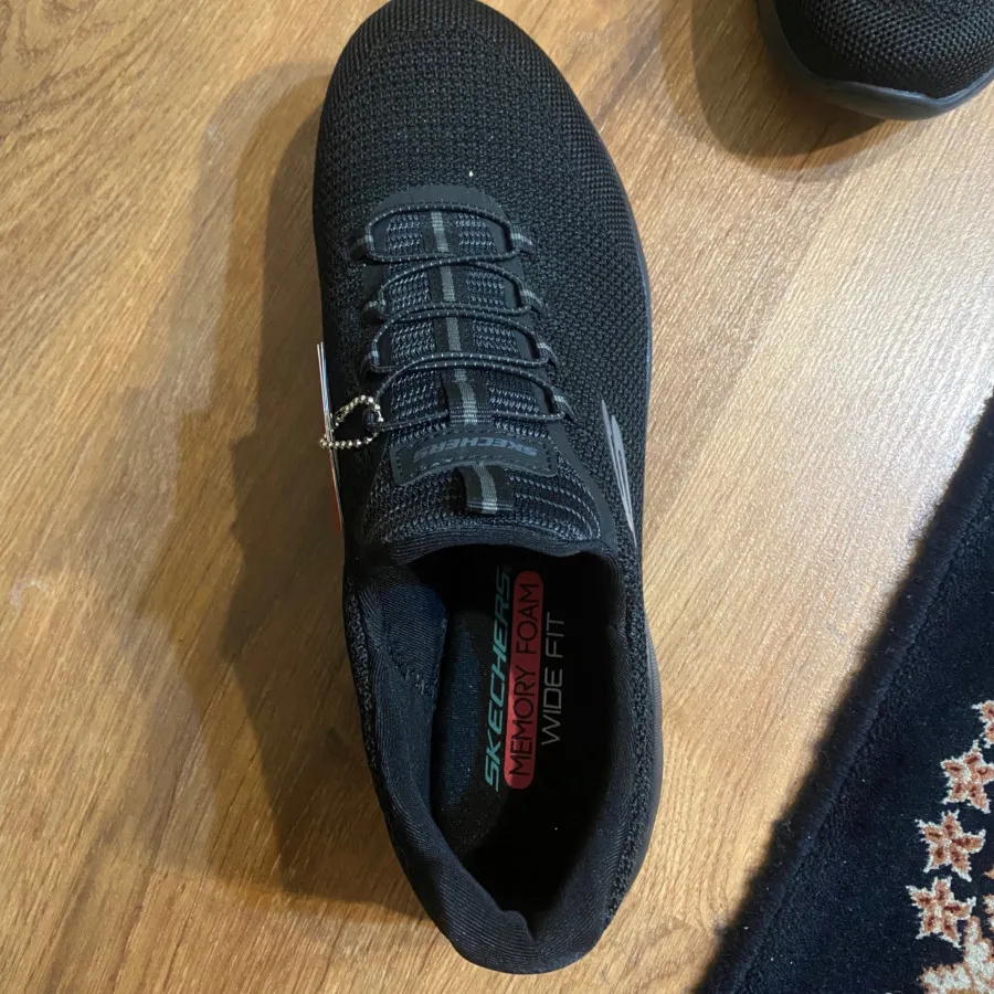 کفش اسکیچرز