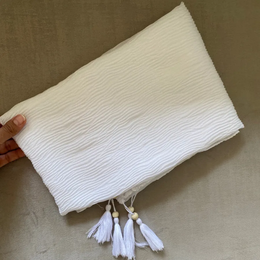 شال پلیسه سفید