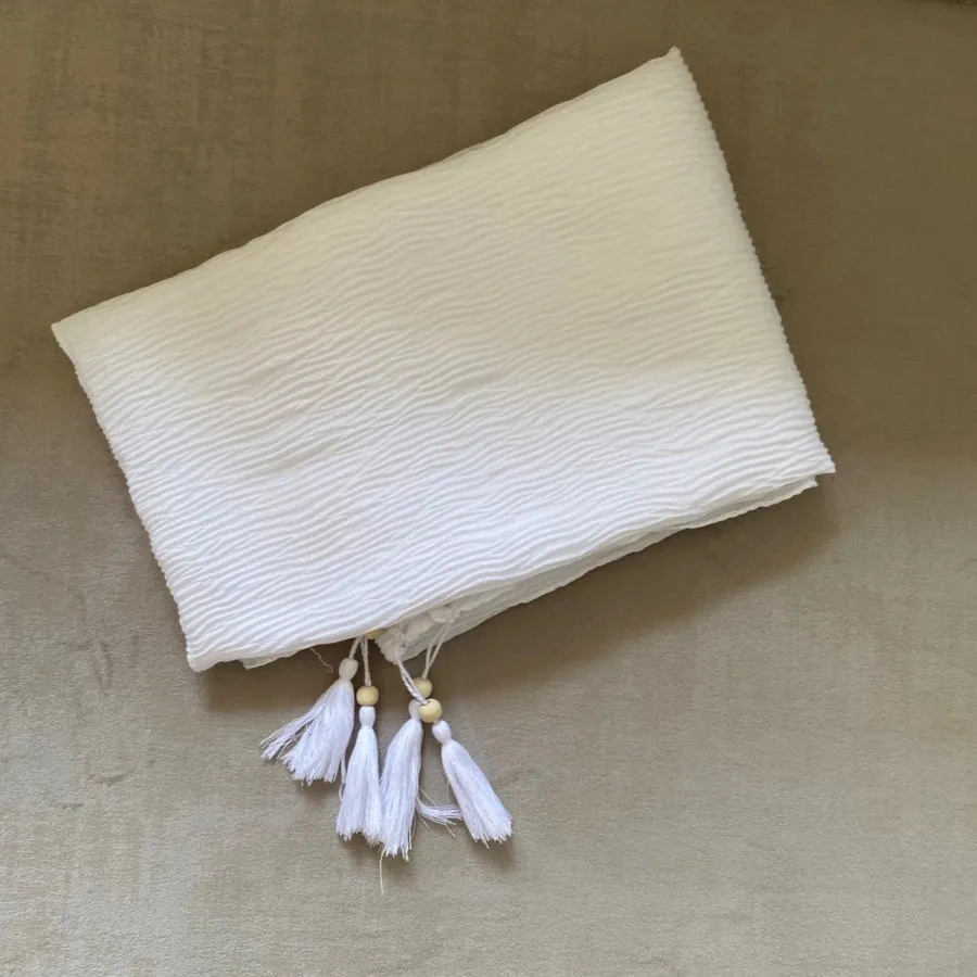 شال پلیسه سفید