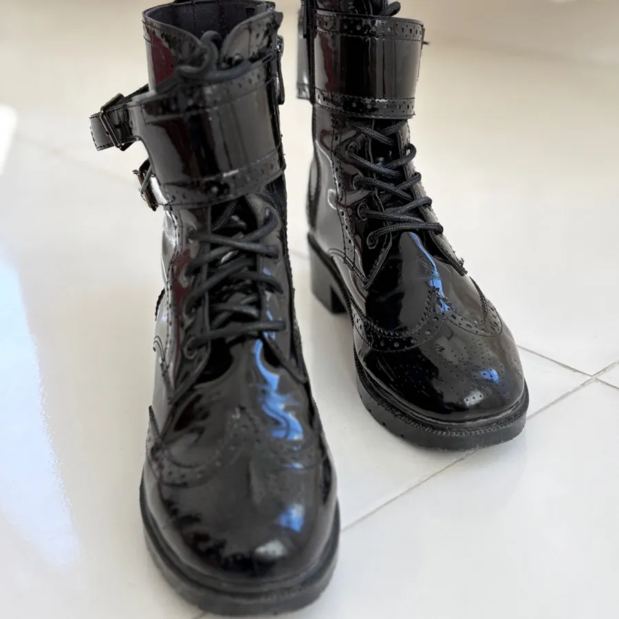 نیم بوت ورنی