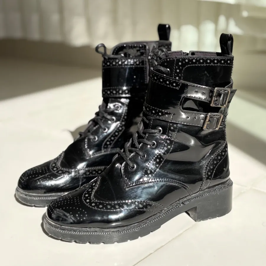 نیم بوت ورنی