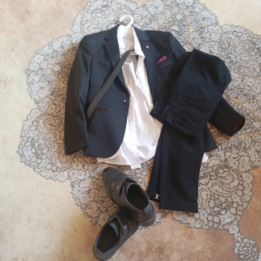 کت و شلوار با کفش