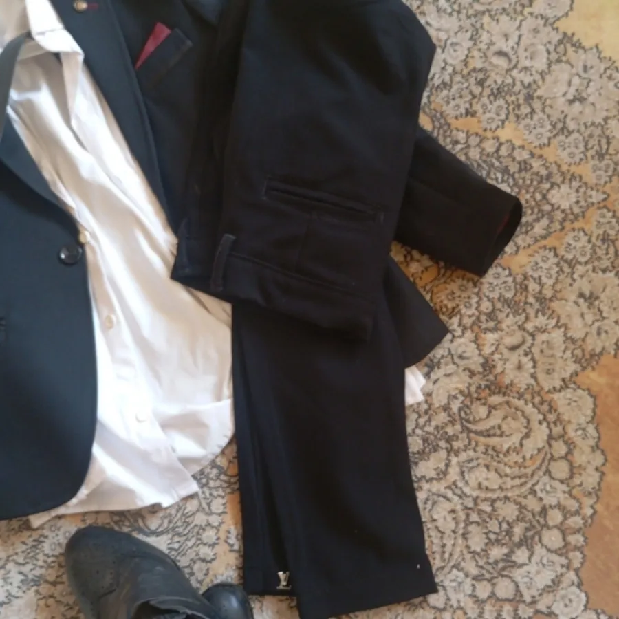 کت و شلوار با کفش