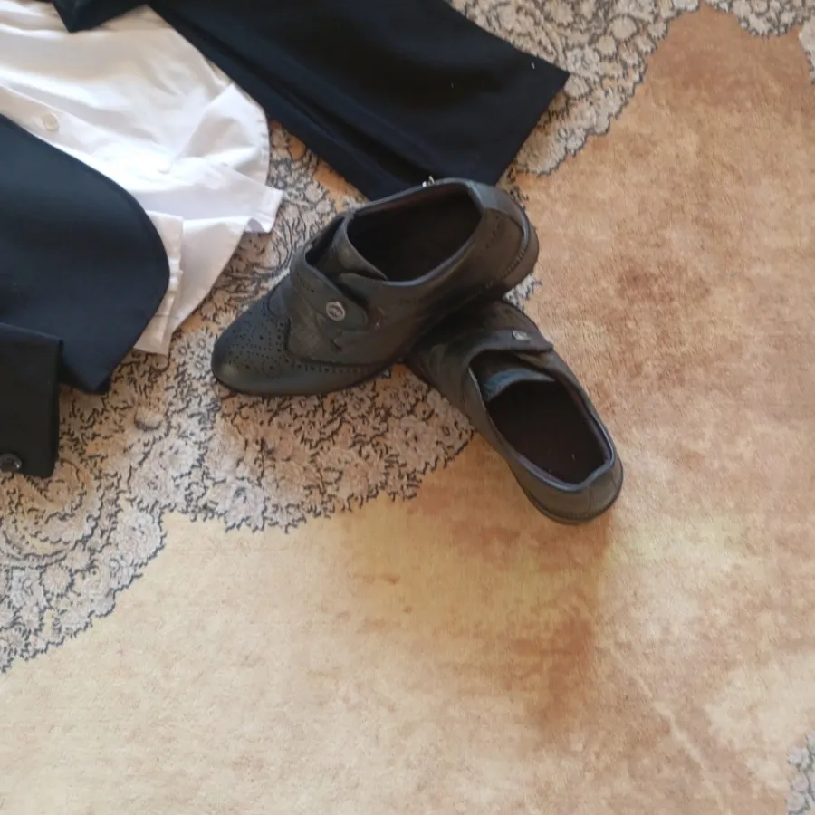 کت و شلوار با کفش